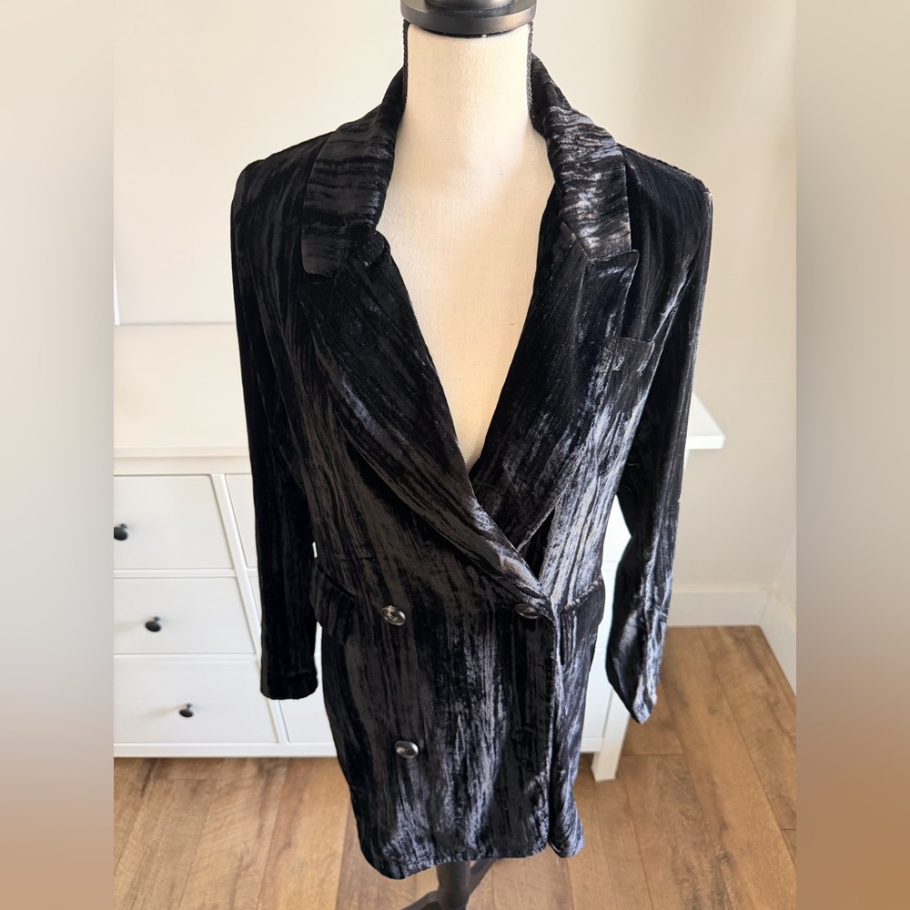 Elegant Black Velvet Women's Blazer